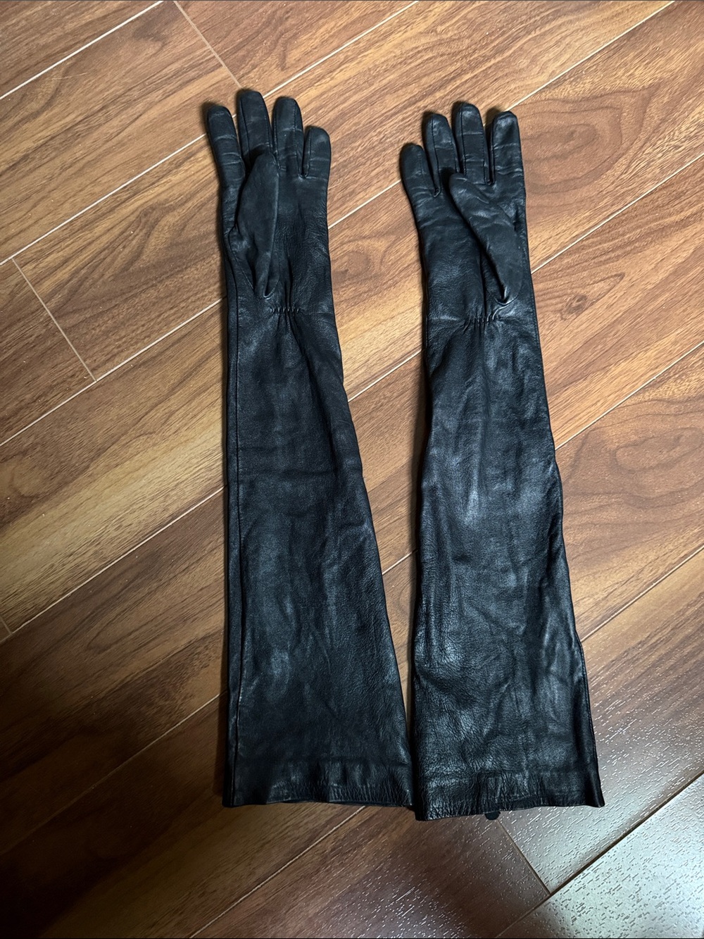 Danier Long Black Leather Opera Gloves